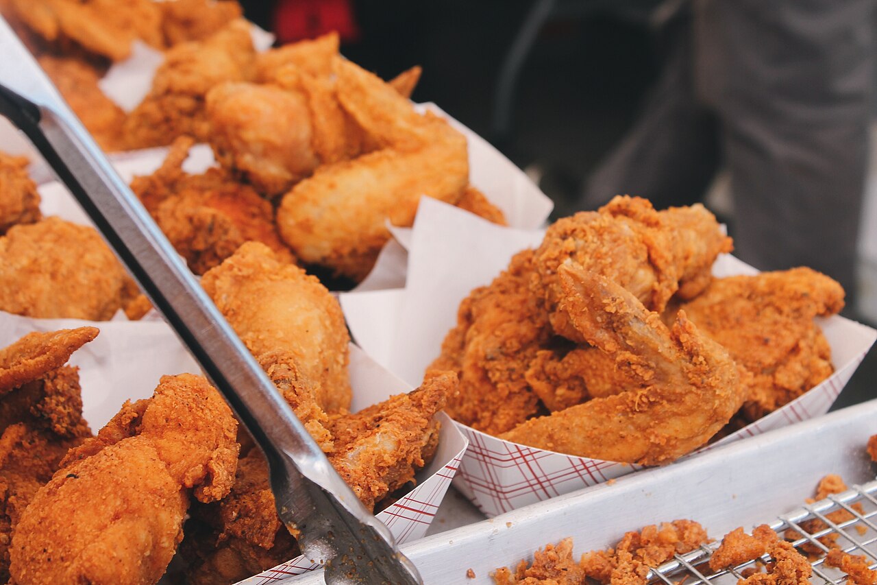 Le comptoir JB Chicken avec du poulet frais du jour